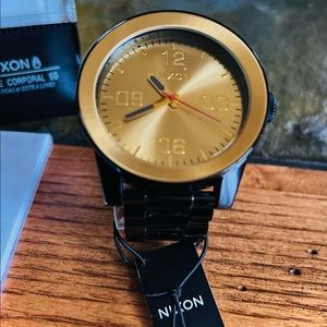 Nixon Corporal SS - Black/Gold - Like New